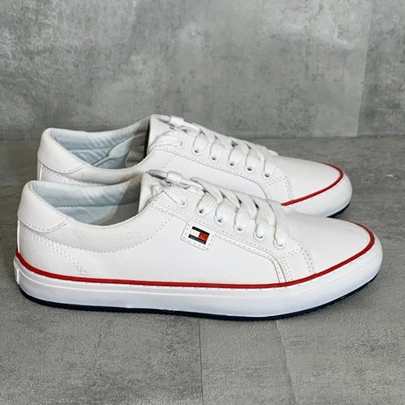 Tommy hilfiger women's palmi lace up sneakers Clearance